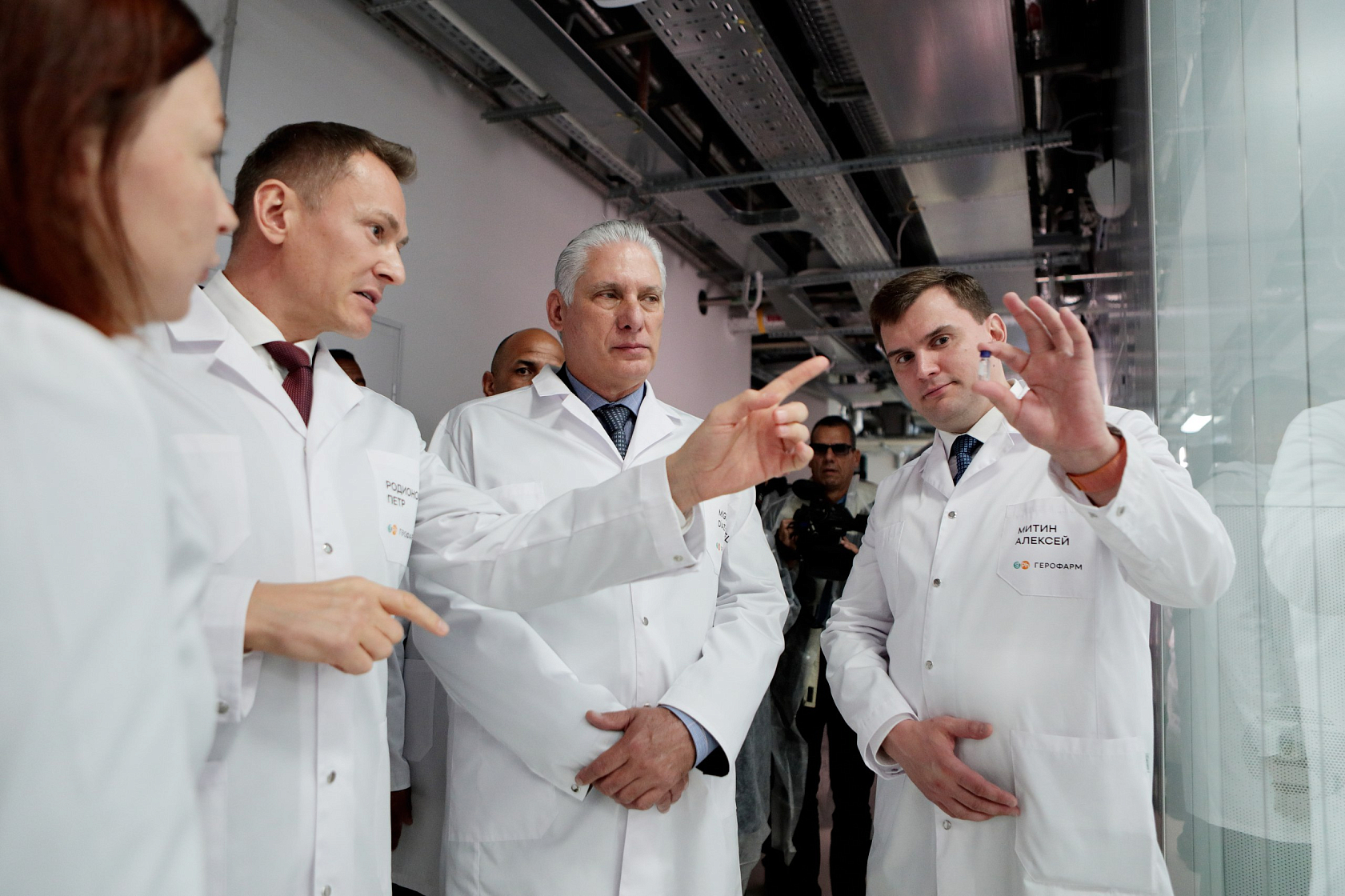 El Presidente de Cuba Visita la Planta de Producción de GEROPHARM en San Petersburgo